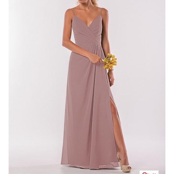 Dresses & Skirts - Long dress with beautiful back detail